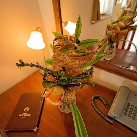 מלון Boutique Old Town 4*