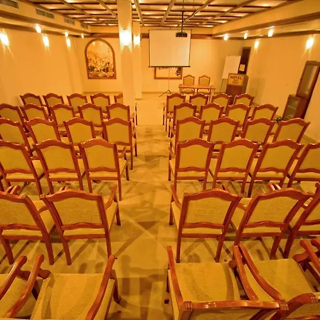 מלון Boutique Old Town 4*