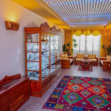 Boutique Old Town מלון מוסטר