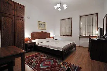 Boutique Old Town מוסטר