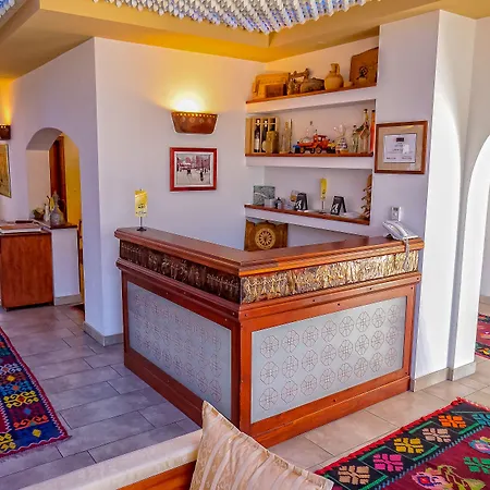 מלון Boutique Old Town 4*