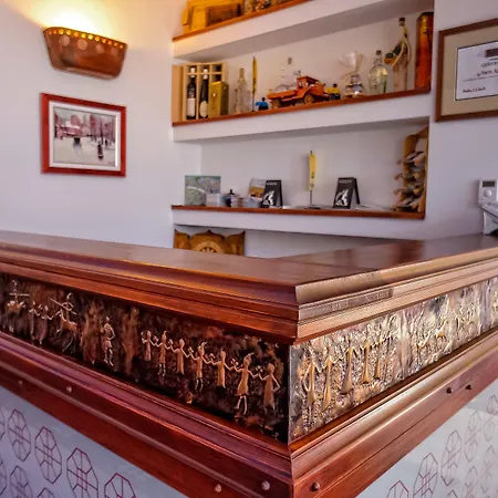 מלון Boutique Old Town 4*