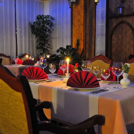 Boutique Old Town מלון מוסטר