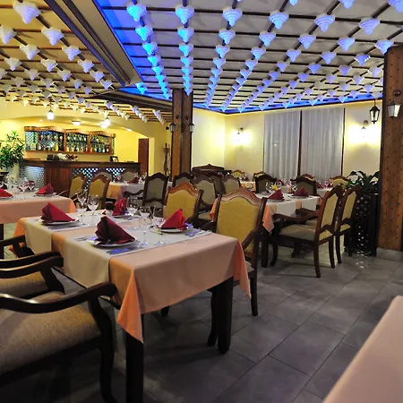 Boutique Old Town מוסטר