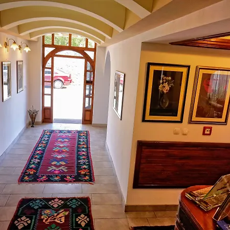 מלון Boutique Old Town 4*