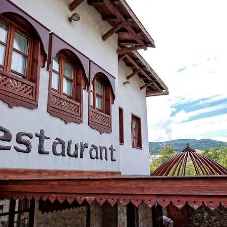 Boutique Old Town מוסטר